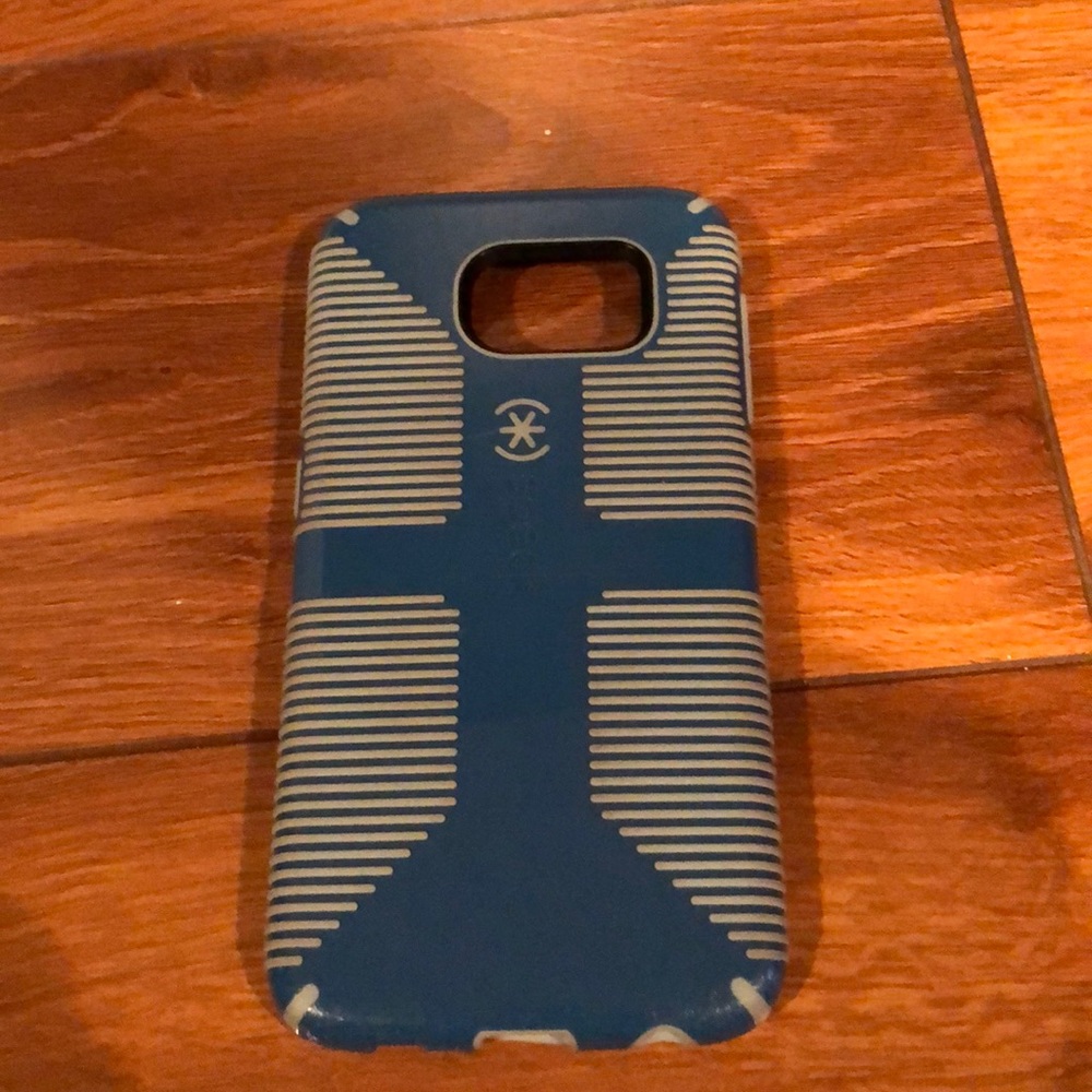 I’m selling a Samsung galaxy 6 phone case
